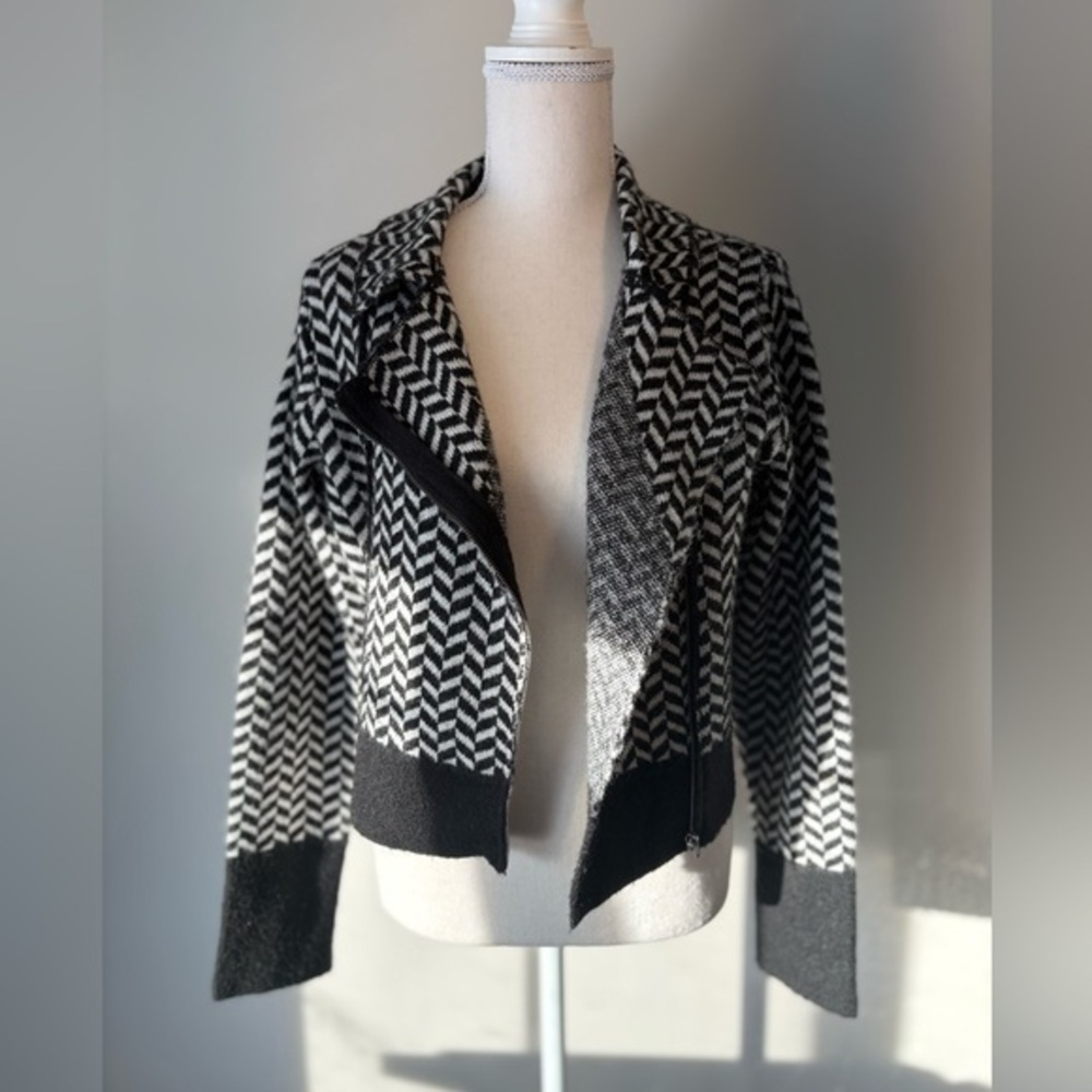 William Rast M Black White Herringbone Cropped Jacket Off-Center Zip